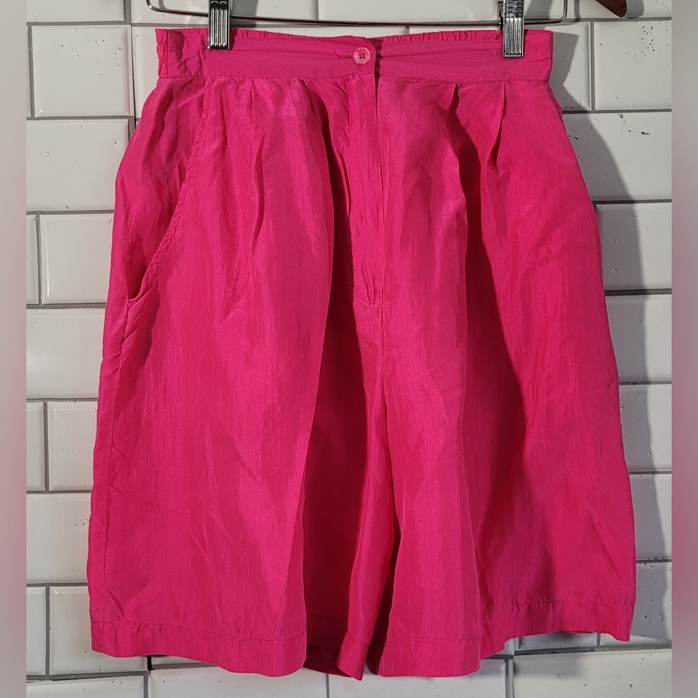 Strictly Silk Vintage Ladies Mom Style Fuschia Pink 100% Silk Shorts Lightweight